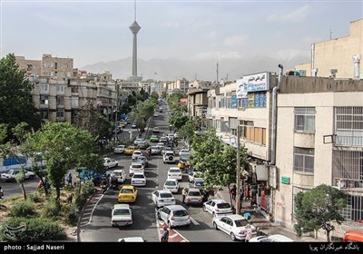 گیشا از جمله نخستین محله‌های مدرن تهران محسوب می‌شود بطوریکه در دهه 1350 به سیستم اگو (فاضلاب) شهری و خطوط گاز شهری مجهز شده بود
