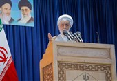 امام جمعه موقت اصفهان: شفافیت مالی و حقوق مسئولان از فساد جلوگیری می‌کند‌