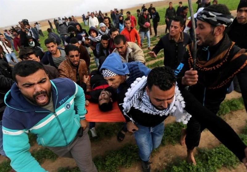 Israeli Gunfire Wounds over 28 Palestinians near Gaza Border