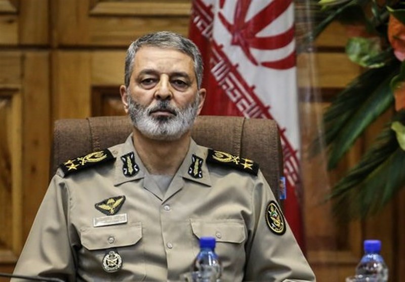 اراک| سرلشکر موسوی: ارتش در بهره‌گیری از تجهیزات آموزشی جدید در حوزه دفاع و رزم اهتمام جدی دارد‌