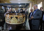 ساخت تندیس جشنواره فیلم فجر در امارات تاسف‌بار است/گردشگران جهان از خانه‌هایشان ویزای الکترونیک ایران را بگیرند