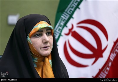 سودابه آقاجانیان: برخی سینماگران میگفتند "تو چرا باید اینقدر مقید به حجاب باشی؟"