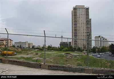 یکی از زمین های خالی واقع در خیابان پیروزان