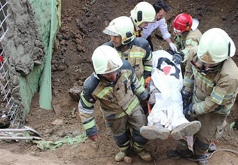 یک کشته و 2 زخمی بر اثر ریزش آوار در خیابان مجیدیه شمالی