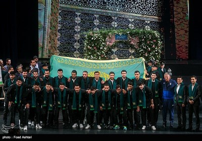 Iranian Officials See Off Members of Team Melli