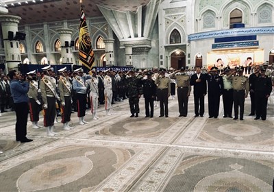 حضور جمعی از فرماندهان نیروهای مسلح در حرم امام(ره)