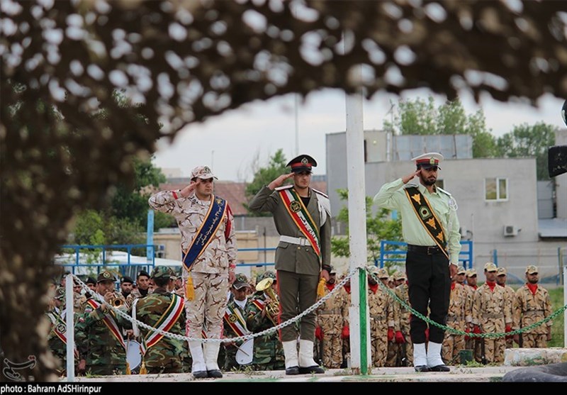 اردبیل| صبحگاه مشترک نیروهای مسلح به‌مناسبت سوم خرداد در اردبیل به‌روایت تصویر