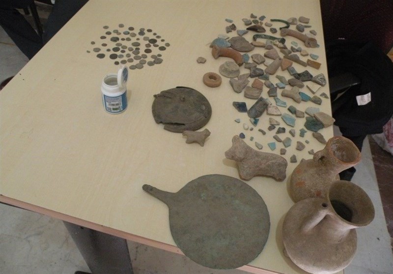 گرگان| اشیاء تاریخی 2500 ساله در یک واحد صنفی گنبدکاووس کشف شد