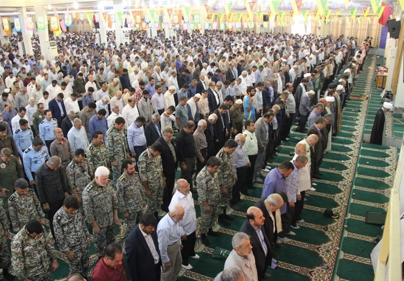 بوشهر| نماز جمعه سنگر مقابله با تهاجم فرهنگی دشمن است