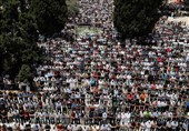 اقامه نماز جمعه در مسجد الاقصی با حضور 50 هزار نمازگزار فلسطینی