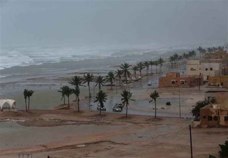 Powerful Cyclone Lashes Oman, Yemen; 1 Dead, 40 Missing