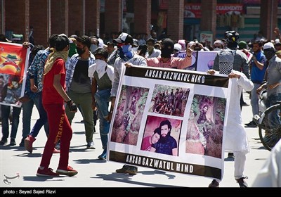 درگیری پلیس هند با نمازگزاران در ماه رمضان - کشمیر