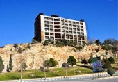 ناگفته‌های هتل صخره‌ای خرم‌آباد؛ ساخت و ساز غیرمجاز در پروژه