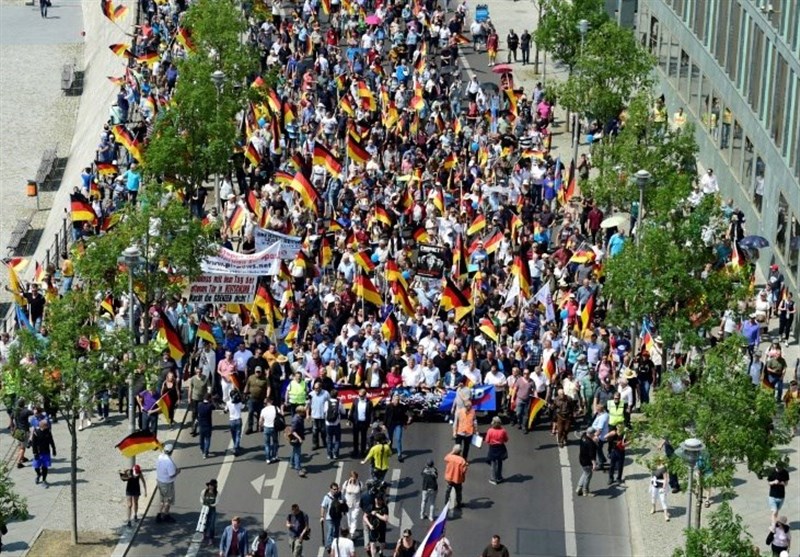 برلین .. مظاهراتٌ ومظاهراتٌ مُضادة