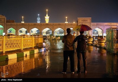 حرم امام رضا علیہ السلام میں بارش کے وقت کے مناظر