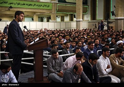 Leader Meets Iranian University Students