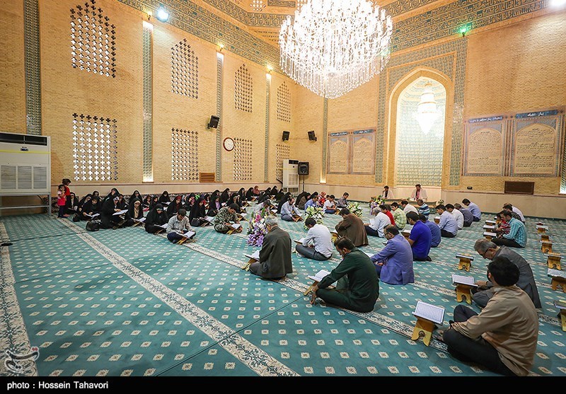 File:Ramadan 1439 AH, Qur'an reading at Imam Hasan Mosque, Kish - 30 ...