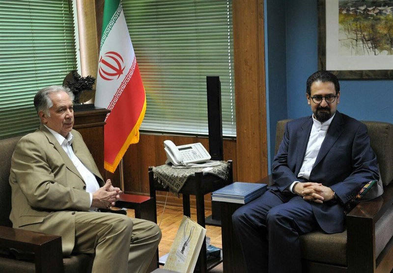 مجتبی حسینی با رئیس کنسرواتوار چایکوفسکی دیدار کرد