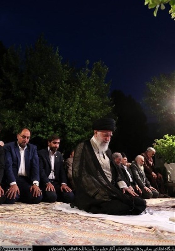 دیدار شاعران با رهبر انقلاب