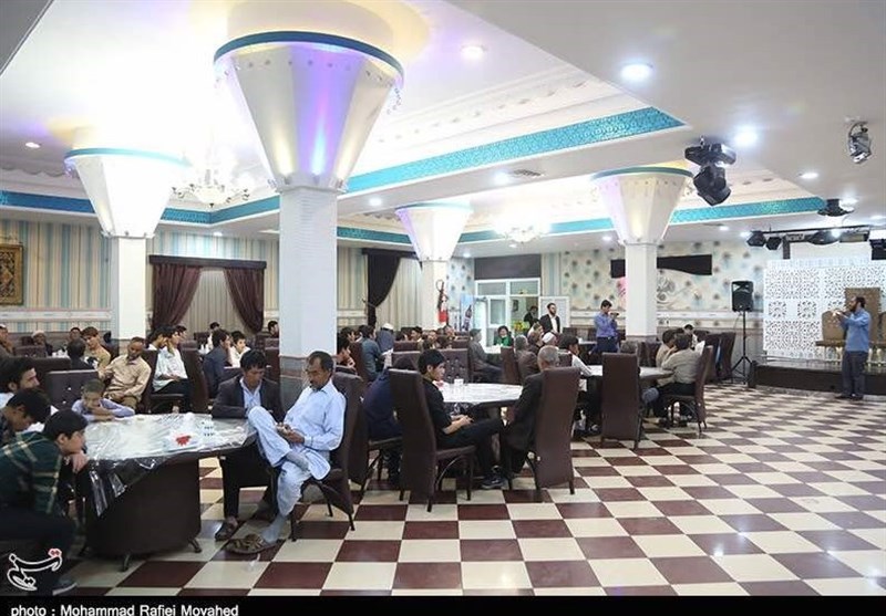 قم| ضیافت افطار خانواده شهدای مدافع حرم به روایت تصویر