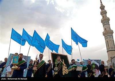 مسجد جمکران میں گنبد اقدس کی صفائی اور پرچم کشائی کی تقریب