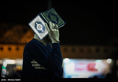 Iranian Muslims Attend Religious Ceremonies to Mark Laylat Al-Qadr