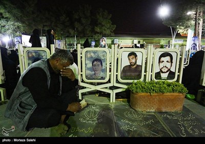 Iranian Muslims Attend Religious Ceremonies to Mark Laylat Al-Qadr