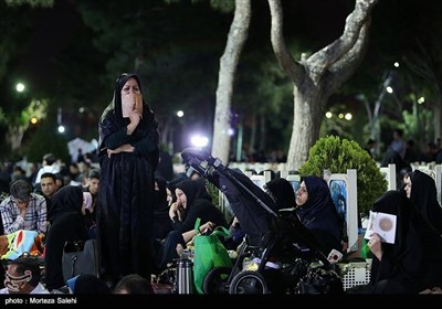 Iranian Muslims Attend Religious Ceremonies to Mark Laylat Al-Qadr