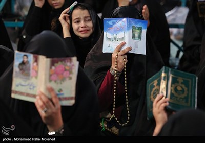 Iranian Muslims Attend Religious Ceremonies to Mark Laylat Al-Qadr