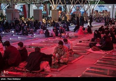 Iranian Muslims Attend Religious Ceremonies to Mark Laylat Al-Qadr