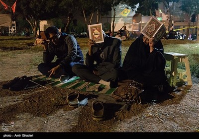 Iranian Muslims Attend Religious Ceremonies to Mark Laylat Al-Qadr