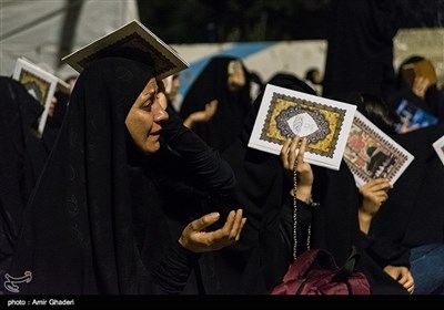 Iranian Muslims Attend Religious Ceremonies to Mark Laylat Al-Qadr