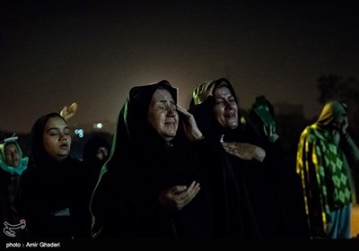 Iranian Muslims Attend Religious Ceremonies to Mark Laylat Al-Qadr