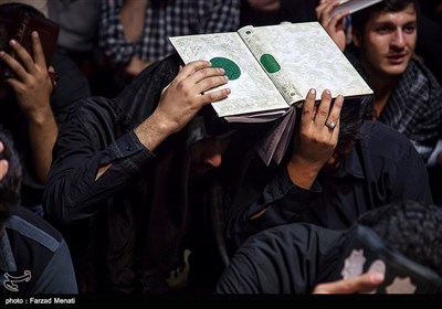 Iranian Muslims Attend Religious Ceremonies to Mark Laylat Al-Qadr