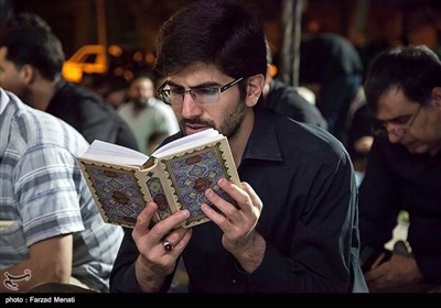 Iranian Muslims Attend Religious Ceremonies to Mark Laylat Al-Qadr