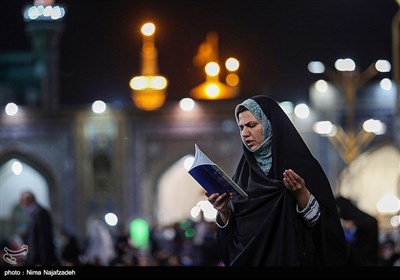 Iranian Muslims Attend Religious Ceremonies to Mark Laylat Al-Qadr