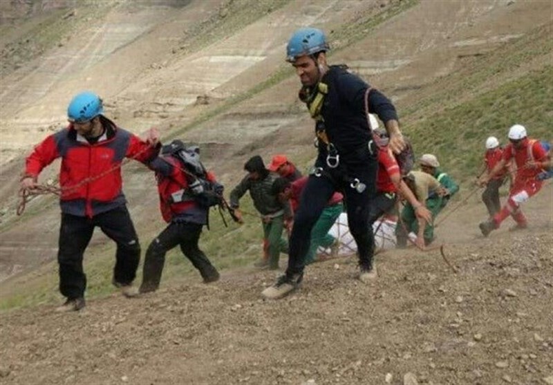 مرگ مرد جوان پس از سقوط چند صد متری به دره ارتفاعات کوهسار + تصاویر