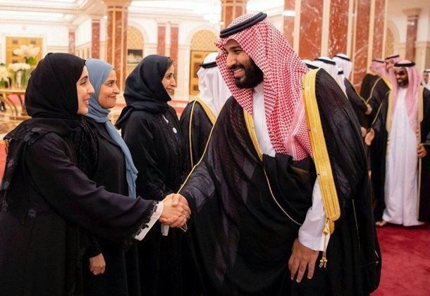 از دست دادن بن سلمان با زنان تا بازگشت «یزید» و امامان اجاره‌ای مساجد