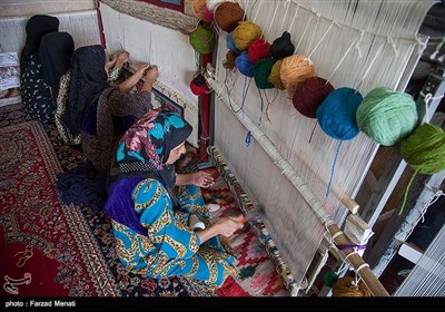 کارگاه فرش بافی و گلیم بافی - بمناسبت روز صنایع دستی 