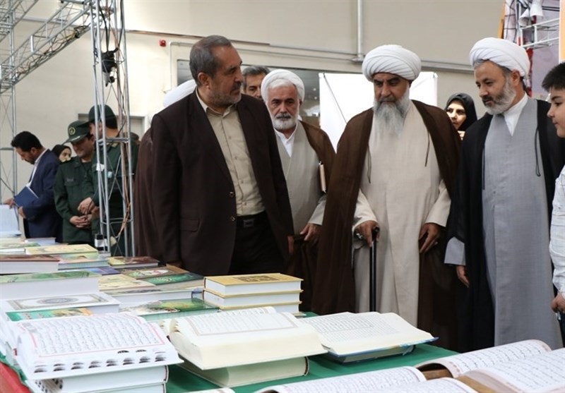 ‌نمایشگاه کتب و نرم‌افزارهای علوم قرآنی ارومیه افتتاح شد