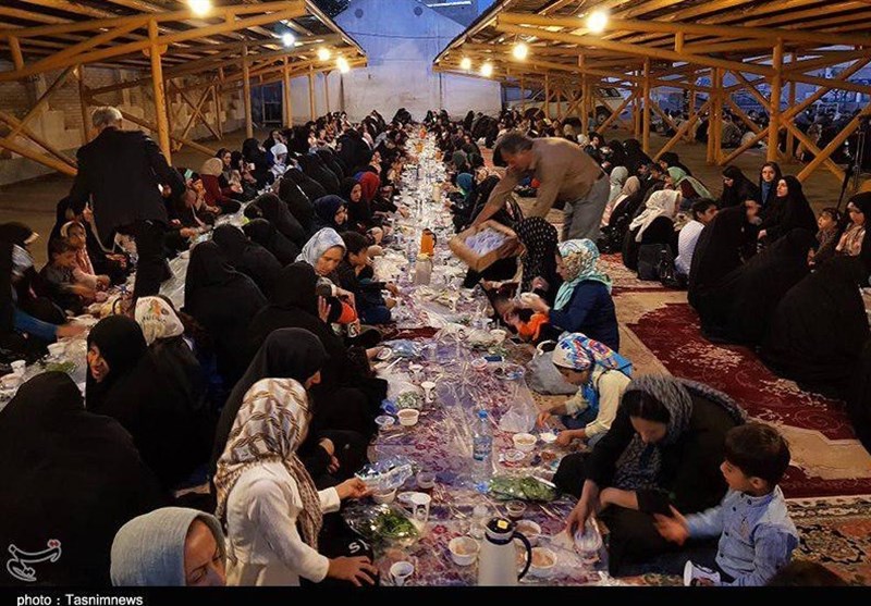 30 سفره ضیافت افطاری برای مددجویان بهزیستی در قزوین گسترده شد