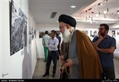 افتتاح نمایشگاه عکس" از او که می گویم" با حضور آیت الله قائم مقامی 