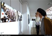 افتتاح نمایشگاه عکس" از او که می گویم" با حضور آیت الله قائم مقامی 
