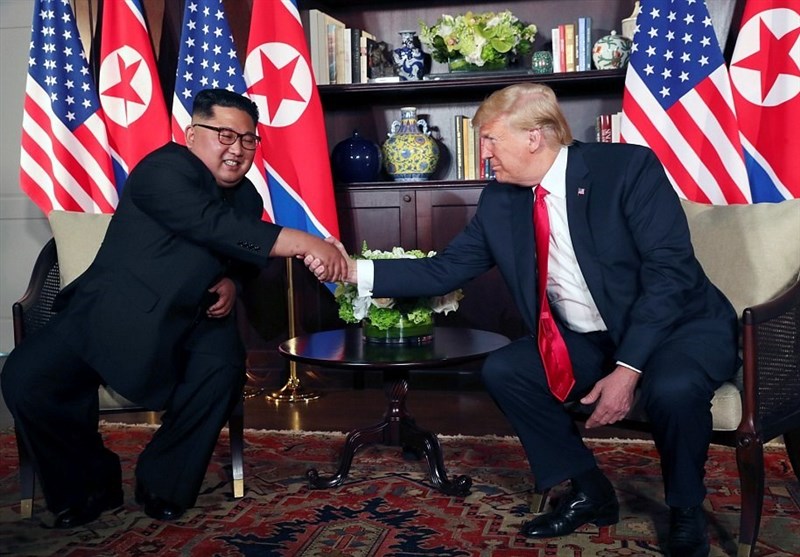 Trump, Kim Hold Talks in Singapore; No Word Yet on Discussions (+Video)