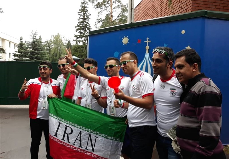 گزارش خبرنگار اعزامی تسنیم از روسیه| حضور هواداران مراکش مقابل هتل ایران/ برادر کاپیتان تیم ملی در اردو + عکس