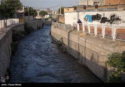 متاسفانه چند فاضلاب شهر روانسر و روستاهای بین مسیر این شهر تا کرمانشاه و پنجاه درصد فاضلاب شهر کرمانشاه نیز به قره سو می ریزد.