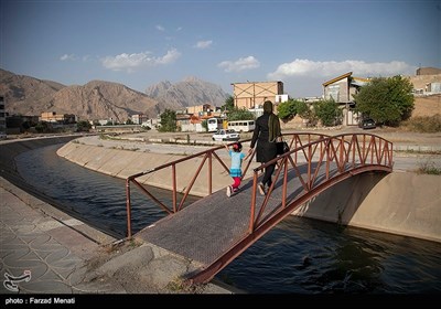 همجواری این رودخانه با شهر کرمانشاه و عبور آن در بین مزارع کشاورزی کرمانشاه،باعث شده از آب این رودخانه برای آبیاری محصولات کشاورزی استفاده شود که قطعا باعث ورود آلودگی به چرخه غذایی مردم می شود