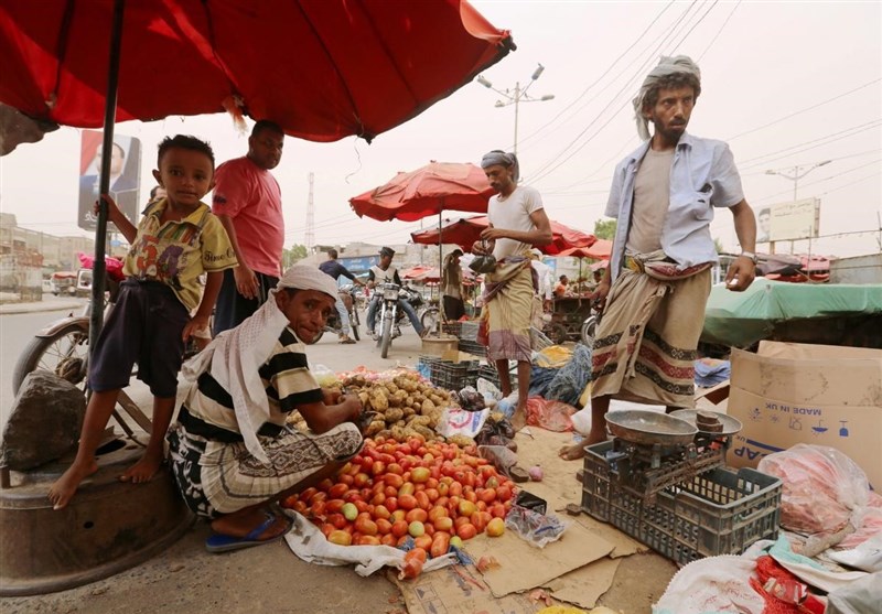 Civilians Flee Bombardment as Saudi-Led Forces Pound Yemeni Port