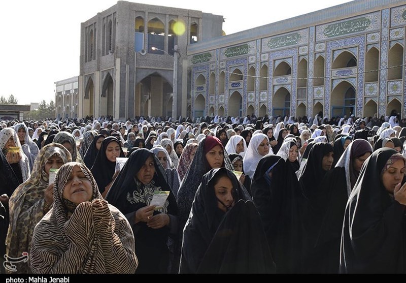 700 میلیون تومان به ستاد نماز جمعه کرمان کمک شد