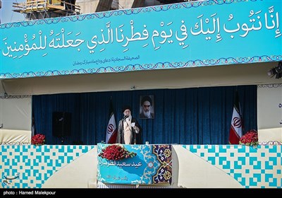 ایراد خطبه‌های نماز عید فطر توسط مقام معظم رهبری - مصلی تهران